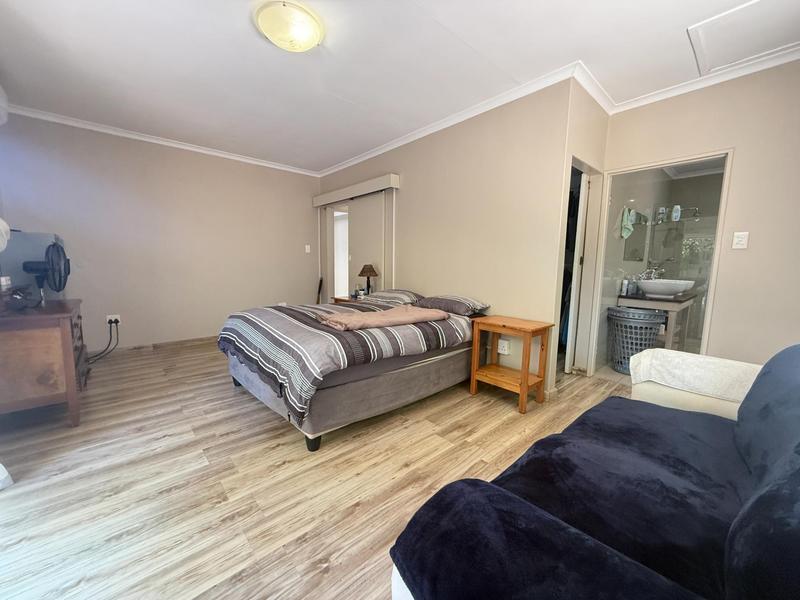 4 Bedroom Property for Sale in Panorama Western Cape